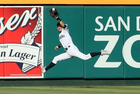 Una de las grandes atrapadas del partido la realizó Ichiro Suzuki en el primer episodio.