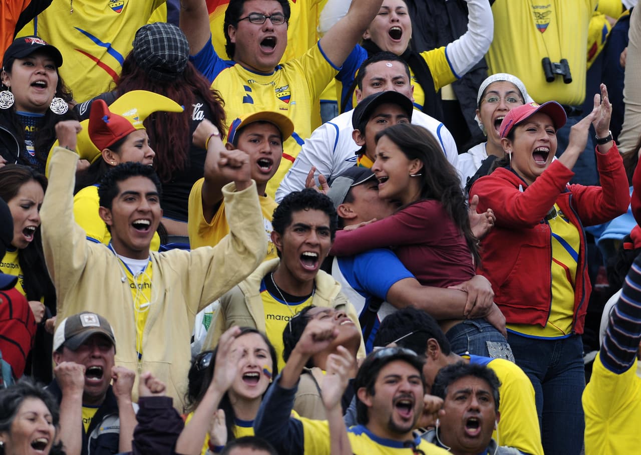 Ecuador ha calificado a Corea y Japón 2002 (Hernán Darío Gómez), Alemania 2006 (Luis Fernando Suárez) y Brasil 2014 (Reinaldo Rueda). Nunca a través del repechaje y siempre con entrenadores colombianos.