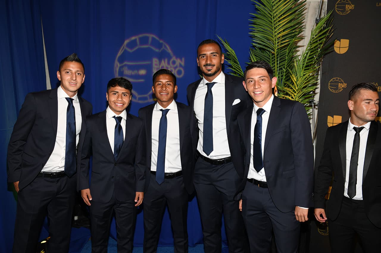 Los invitados especiales brillaron con luz propia en la alfombra azul del Balón de Oro 2019 de la Liga MX celebrado este sábado en Los Ángeles.
