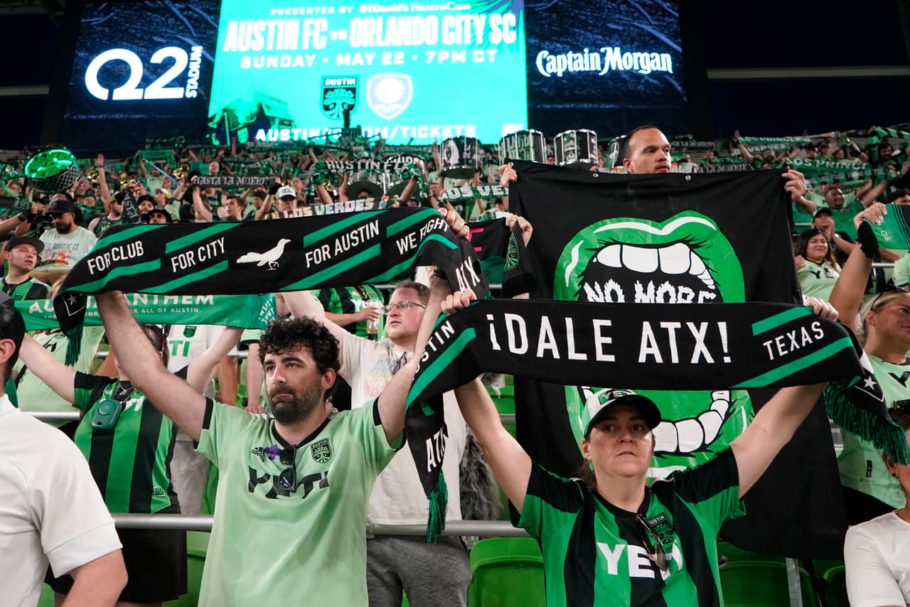 El aliento de los seguidores del club 'verde' siempre estuvo presente.
<br>