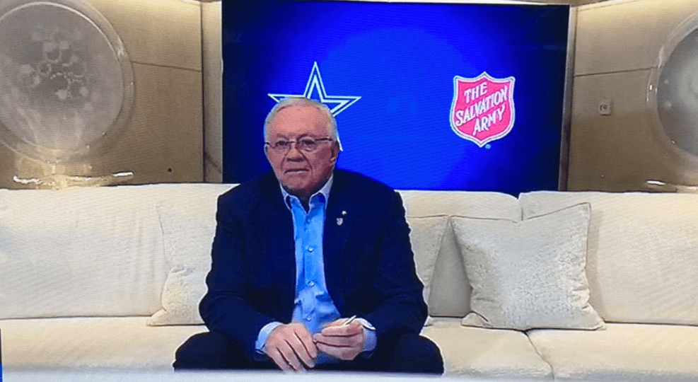 Jerry Jones vio el Draft desde su yate de 250 millones