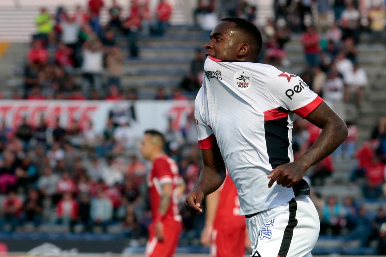 El brasileño Yago César se encargó de convertir al 90'+1 el segundo y último gol del juego para confirmar la victoria de Lobos.