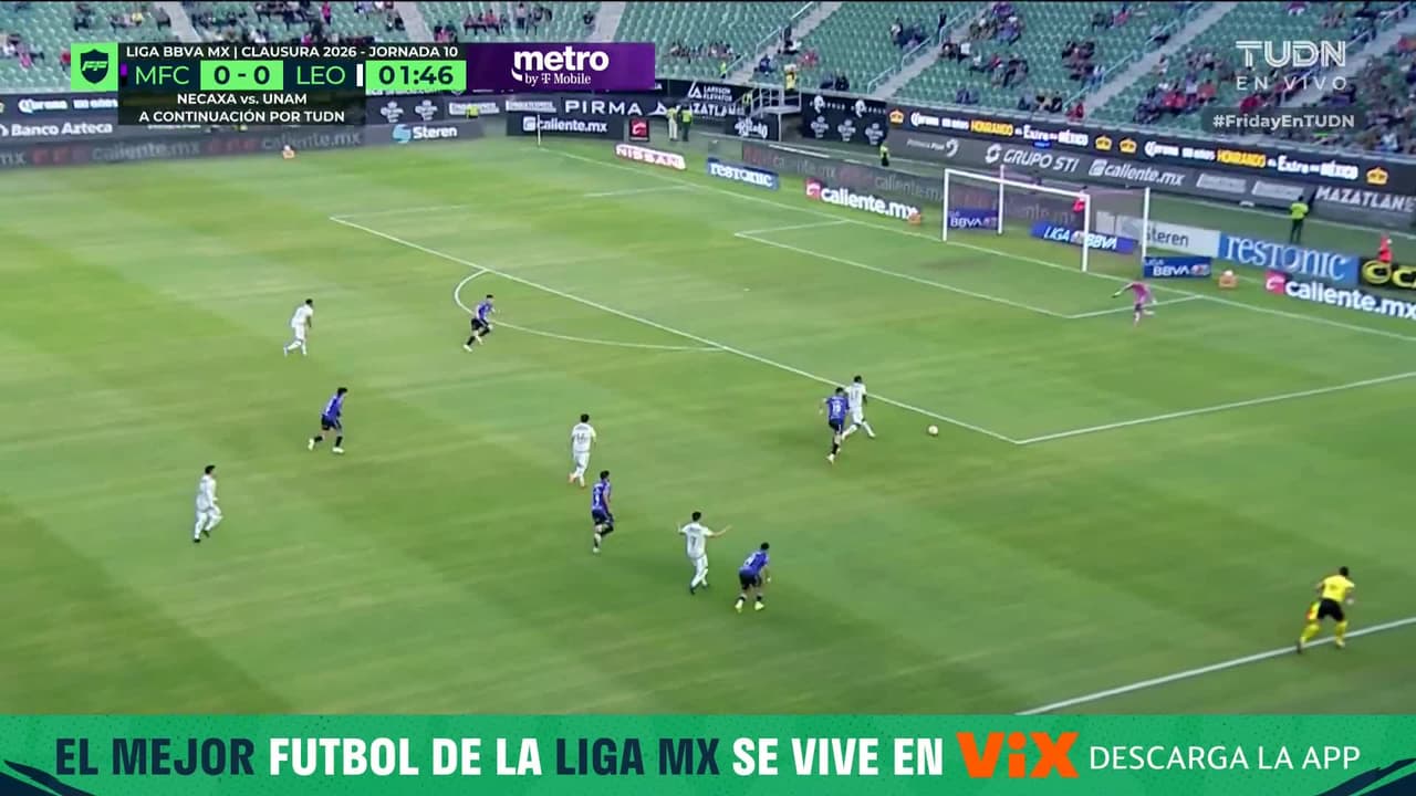 ¡Casi la regala! Zaleta se equivoca y Cambindo queda cerca del gol