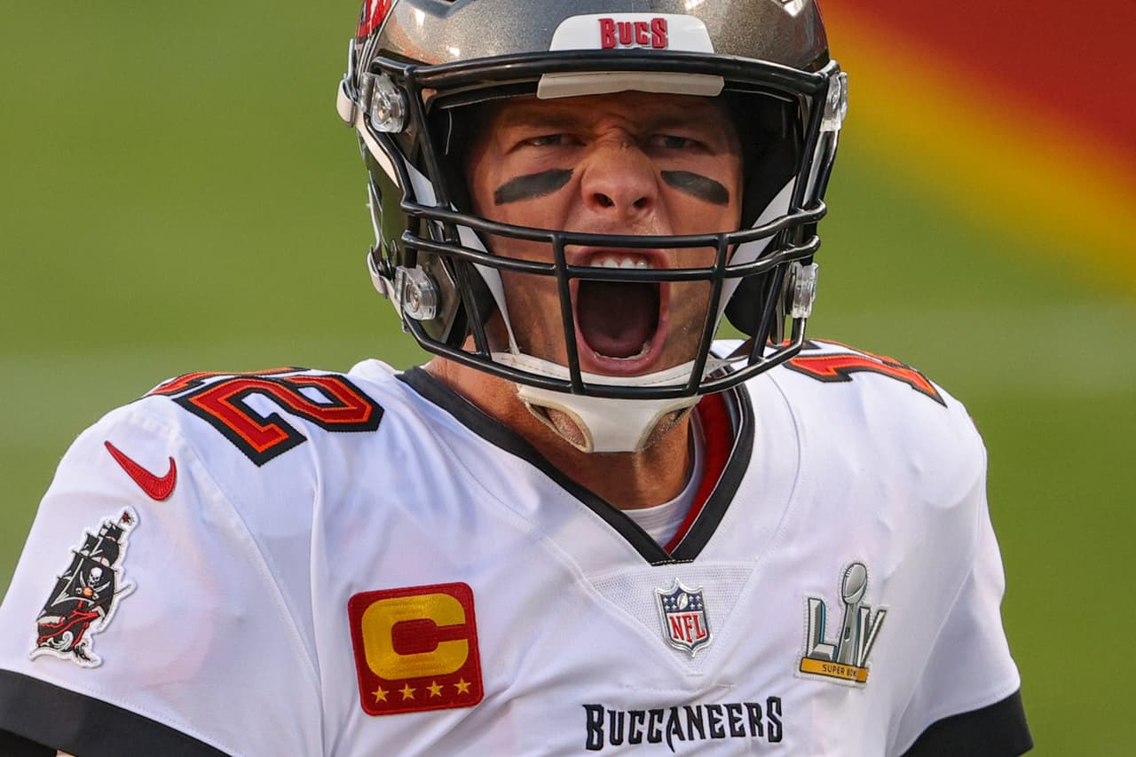 Buccaneers extienden contrato de Tom Brady y Lavonte David