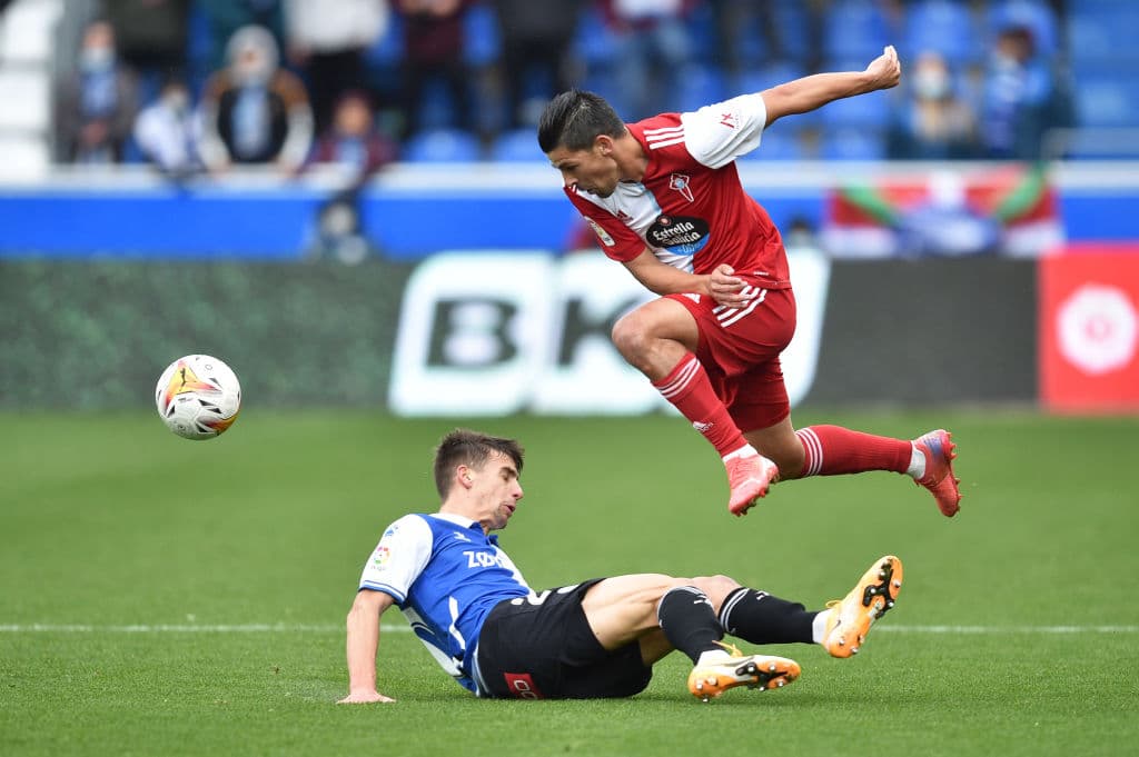 De mano de Iago Aspas, el Celta de Vigo logra vebcer 1-2 en su visita al Deportivo Alavés, mientras que Mallorca y Getafe no se hacen daño y se conforman con un empate 0-0.