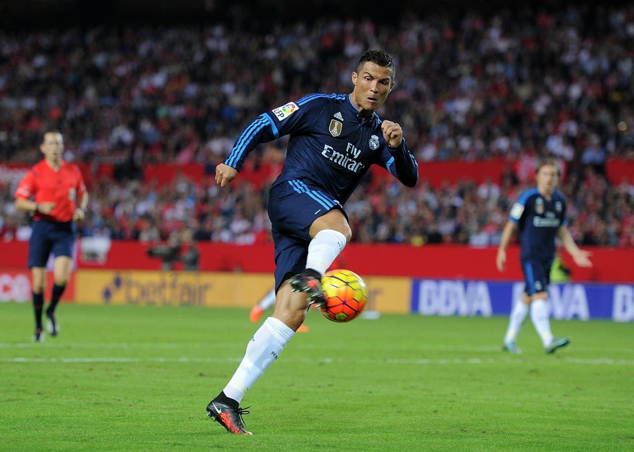 Ni la magia de Cristiano Ronaldo y el regreso de Bale hacían cambios en la cancha, Sevilla dominaba en las acciones y en el marcador.
