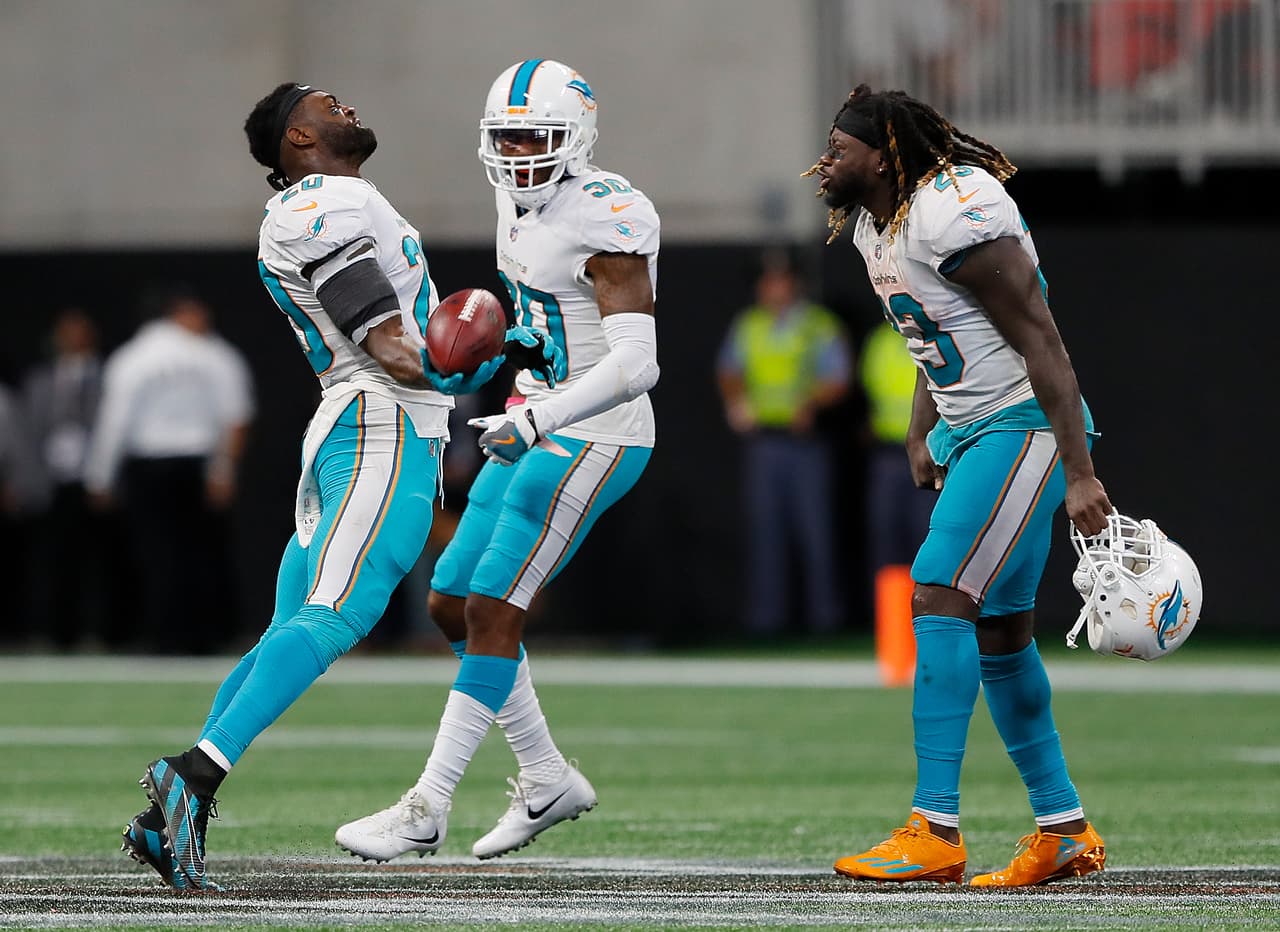 Aunque no tuvo anotadiones, Jay Ajayi realizó 26 acarreos para 130 yardas, siendo el más destacdo de la ofensiva de Miami.