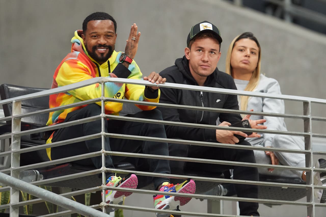 El atacante de Rayados, Dorlan Pabón, estuvo en el estadio viendo el partido.