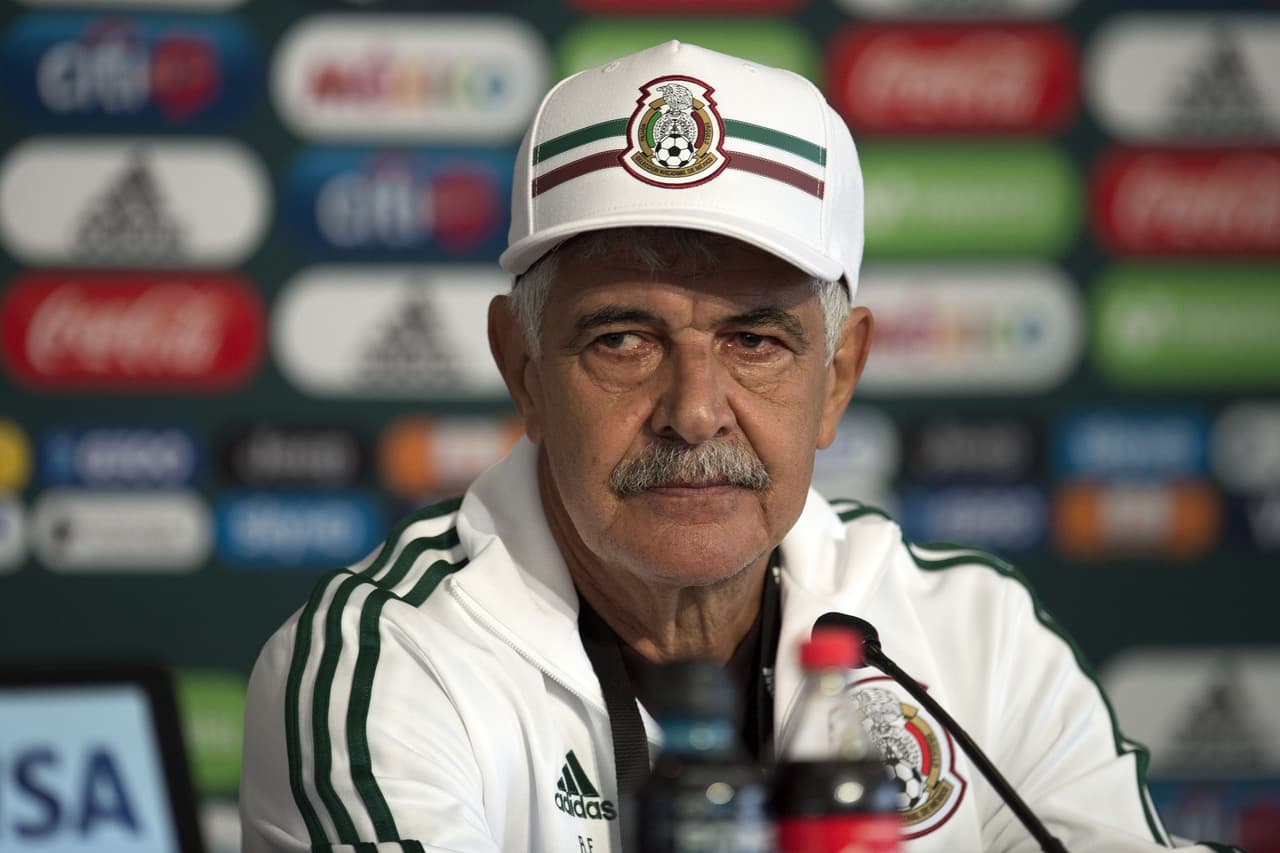 "He aprendido a vivir con las críticas. Lo único que les puedo asegurar es que si me critican yono voy a golpear a nadir", dijo ante la eventualidad de ser cuestionado.