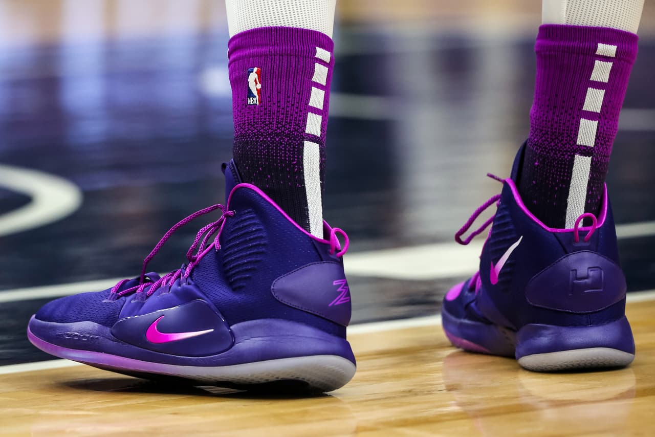 El estelar poste de los Minnesota Timberwolves Karl-Anthony Towns usó este par de Nike Hyperdunk 2018 ante los Golden State Warriors.