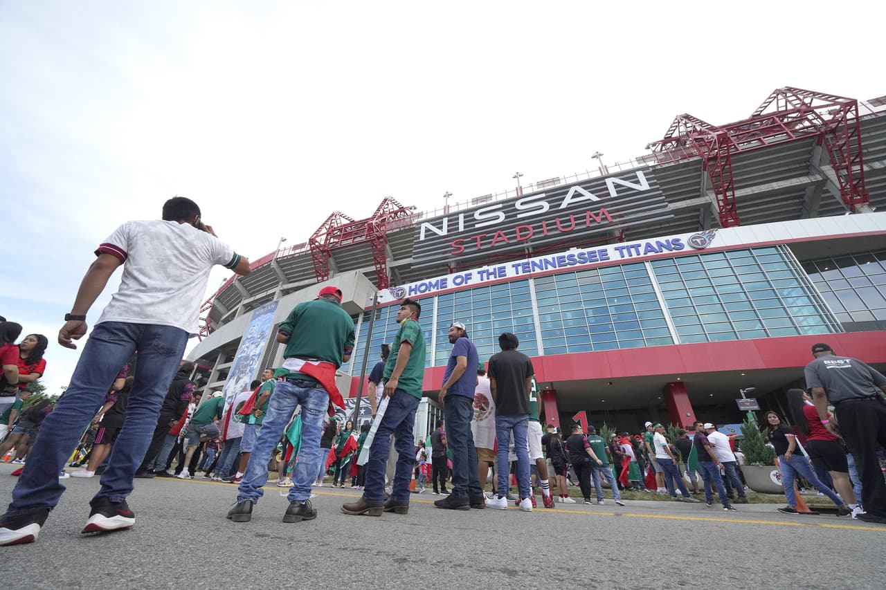 A minutos del pitazo inicial, aficionados de México y Panamá toman sus asientos para disfrutar de 90 minutos de futbol.