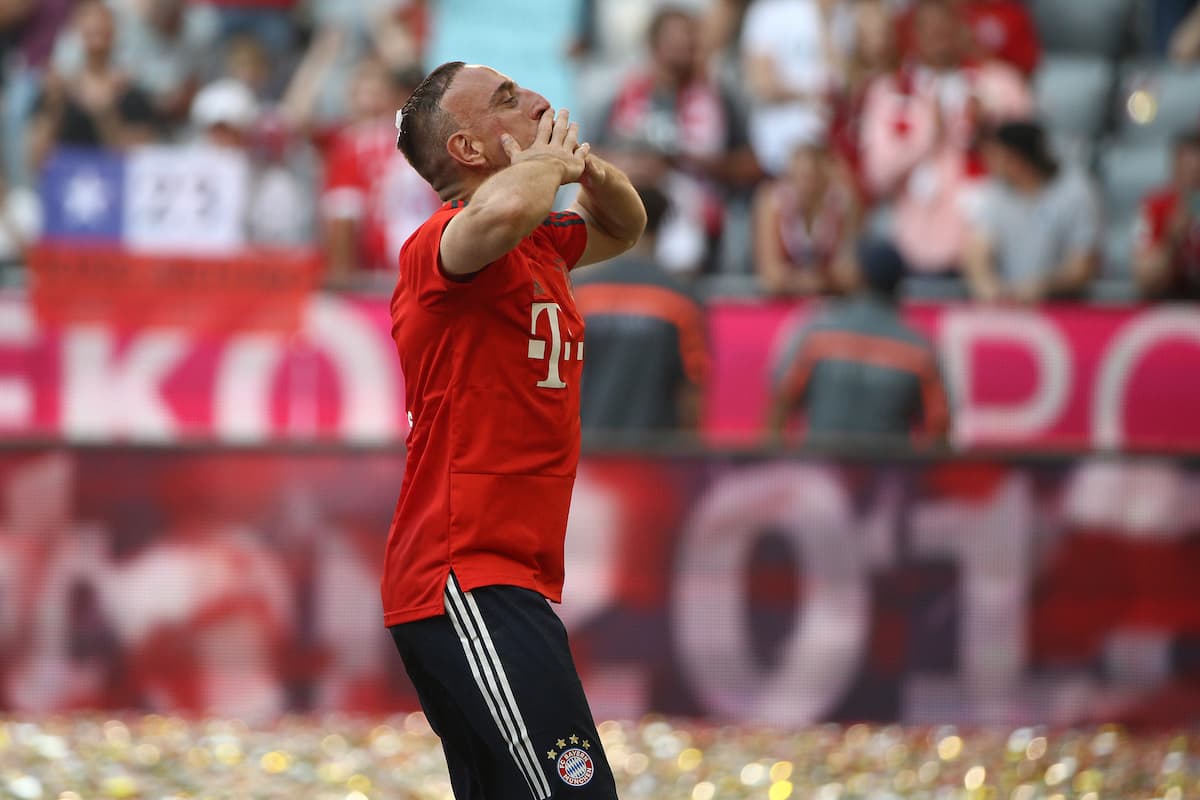Franck Ribéry, que acababa contrato con el equipo a final de temporada, renovó la semana anterior por un año más.