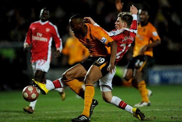 Arsenal tuvo dificultades para vencer al Hull City.