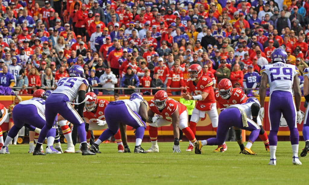 Matt Moore, quarterback de los Kansas City Chiefs, encabeza la ofensiva de su equipo.