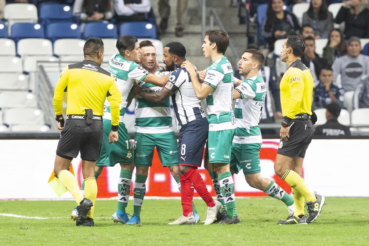 Con goles de Dorlan Pavón (2 y 85), Nicolás Sánchez (8), autogol de Gerardo Arteaga (54) y gol de penal de Vincent Janssen (70), Monterrey golea y pone un pie en las semifinales del Apertura 2019.