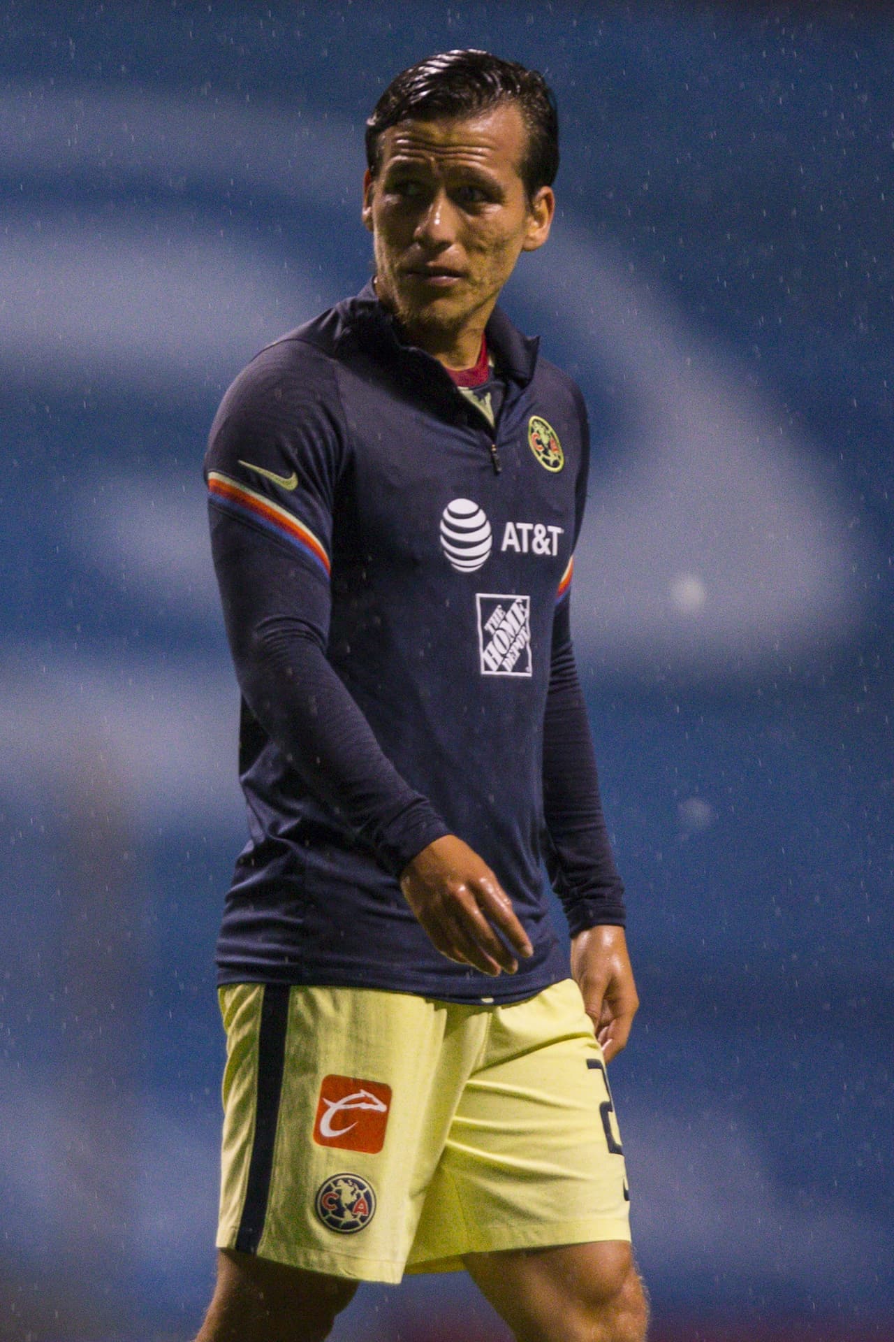 Mauro Lainez y 'Oso' González dan positivo a COVID con América