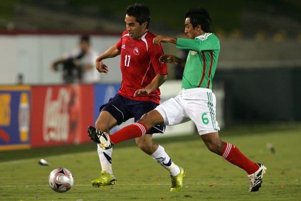 Un año más tarde México recibía en juego amistoso a Chile, el conjunto chileno sorprendía a los aztecas al vencerlos 1-0.