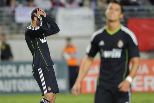 Real Madrid y Barcelona debutaron en la edición 2010-11 de la Copa del Rey con distintos resultados.