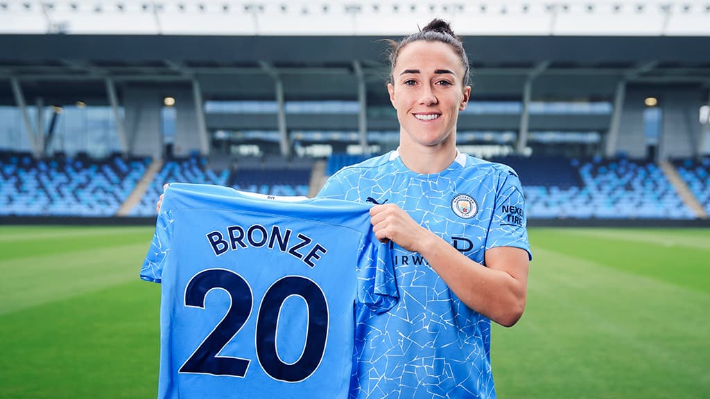 Bronze ya había jugado para el City. En el 2014 firmó por tres años.