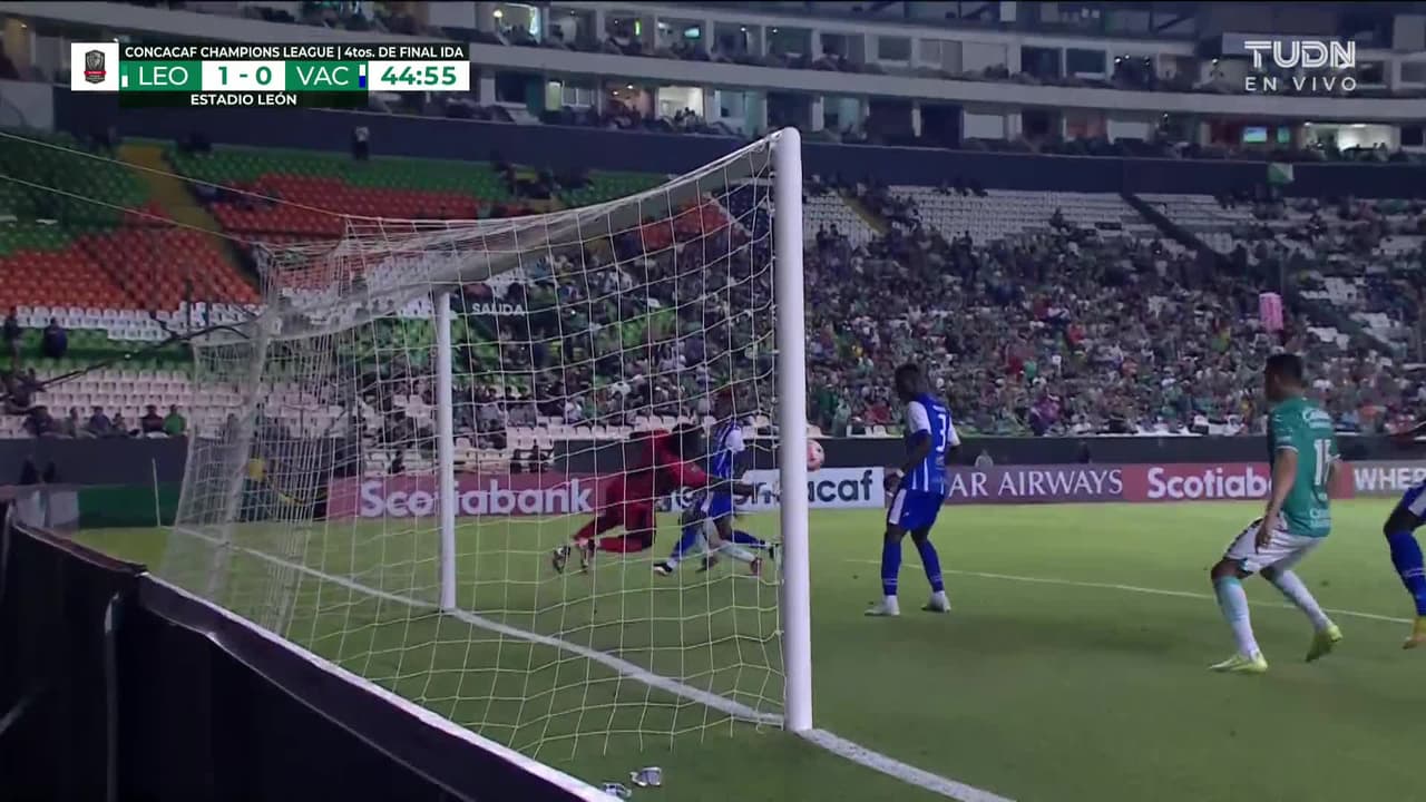 ¡TIRO ATAJADO! disparo por Víctor Dávila.