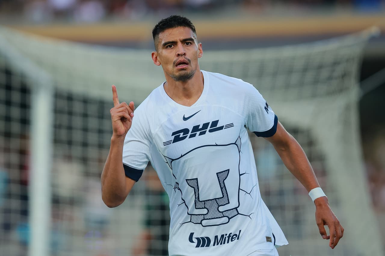 Guillermo Martínez, Pumas