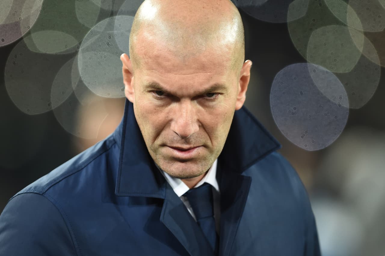 Real Madrid's French coach Zinedine Zidane looks on before the UEFA Champions League football match SSC Napoli vs Real Madrid on March 7, 2017 at the San Paolo stadium in Naples. / AFP PHOTO / Filippo MONTEFORTE (Photo credit should read FILIPPO MONTEFORTE/AFP/Getty Images)