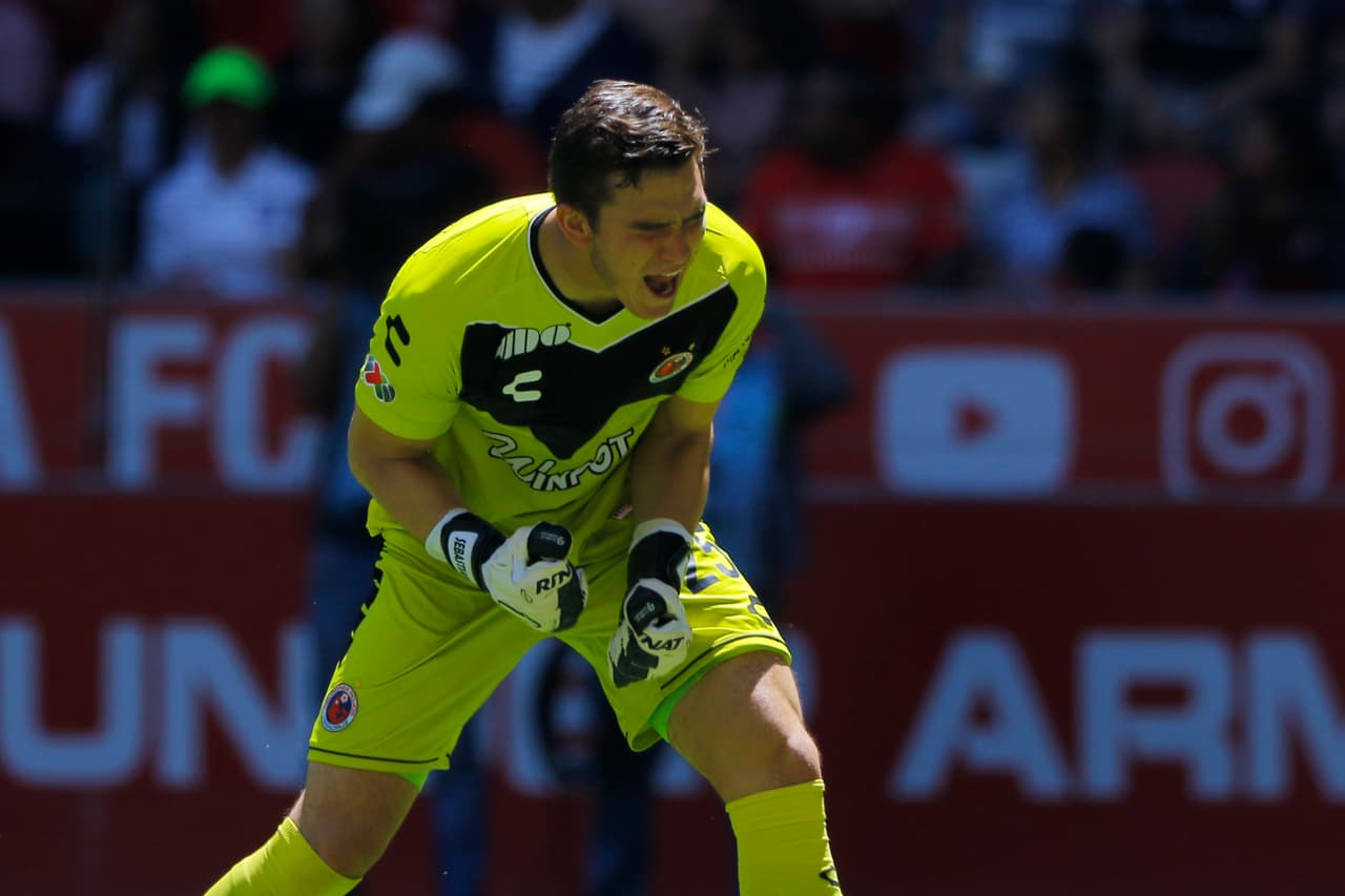 La emoción de Sebastián Jurado por el empate provisional que lograba Veracruz, que no ha podido ganar en sus últimos 19 partidos.