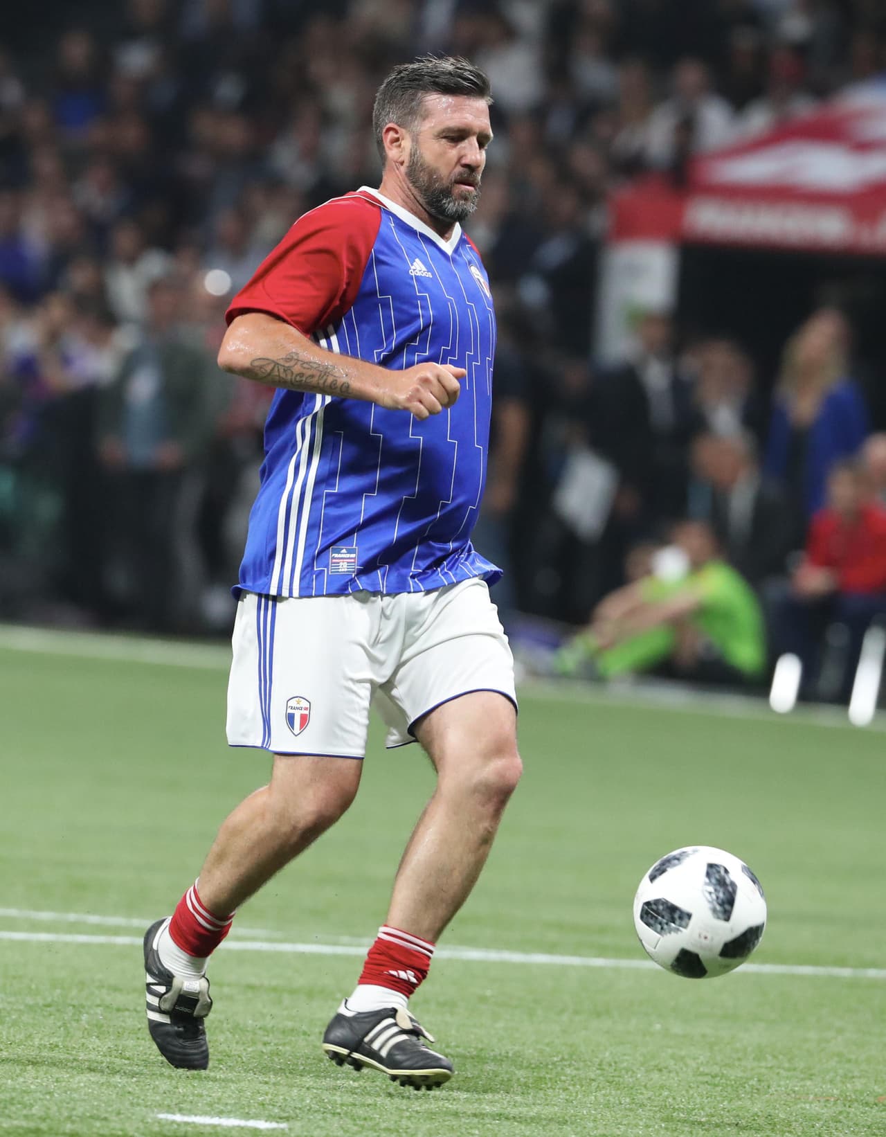 Vincent Candela, con unos kilos menos destrozaba a los rivales desde la defensa del Francia campeón del Mundo, hace 20 años.