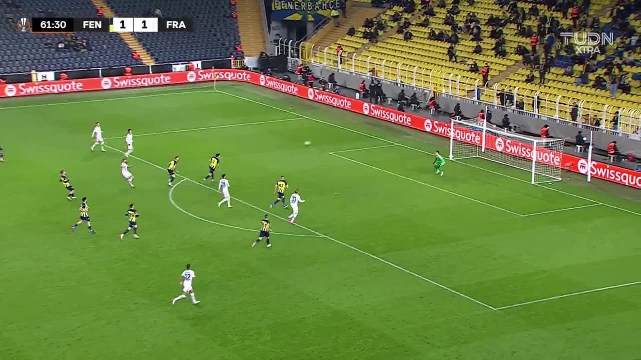 ¡TIRO ATAJADO! disparo por Djibril Sow.