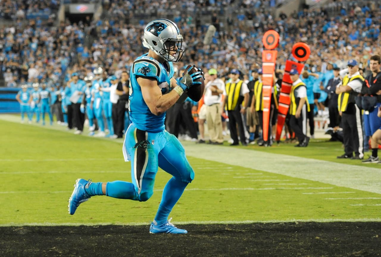 Quien sí lo hizo, por segunda semana consecutiva, fue el corredor novato Christian McCaffrey con su segundo touchdown del año atrapando el balón. Acumuló 10 recepciones y 56 yardas.