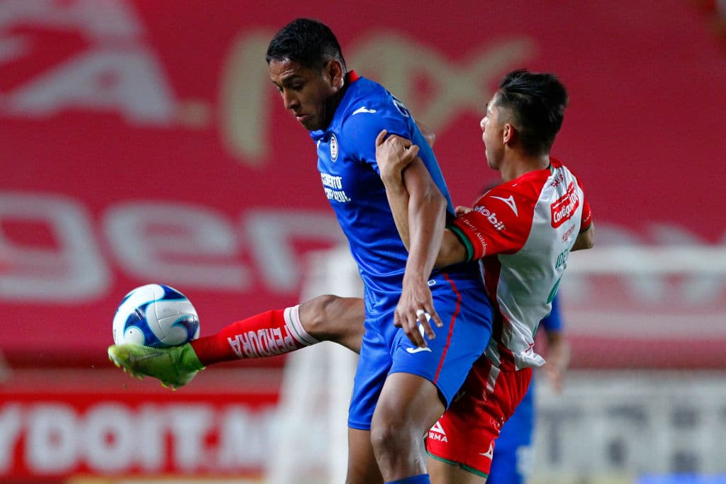Con gol de vestidor, Luis Romo (3’) adelantó a La Máquina y Juan Escobar Chena (26’) sentenció el duelo. Cruz Azul llegó a nueve unidades para posicionarse momentáneamente en la cima de la competición. Los Rayos consiguieron su tercera derrota y se quedan con cuatro puntos en la parte baja de la tabla.
