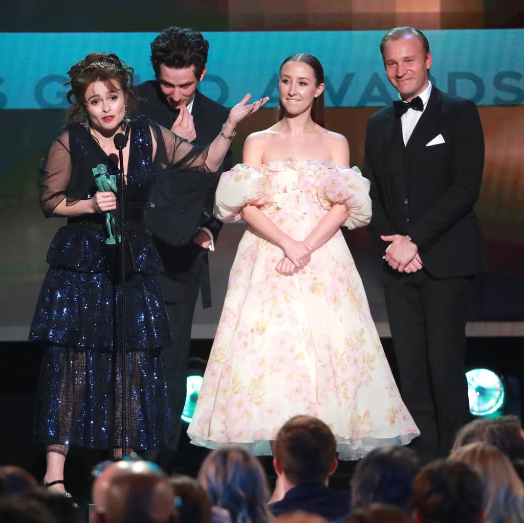 Mientras que a Jonathan Pryce le tocará encarnar al príncipe Felipe.
<br>