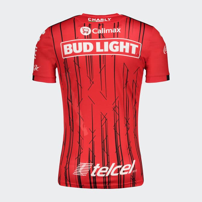Los Xolos de Tijuana han estrenado ante Boca Juniors su playera principal para esta nueva temporada, pero también realizaron el lanzamiento de la alternativa en sus plataformas digitales. Con diseños novedosos, que hacen referencia al poder de la Jauría, el equipo de la frontera está listo para iniciar la Liga MX.