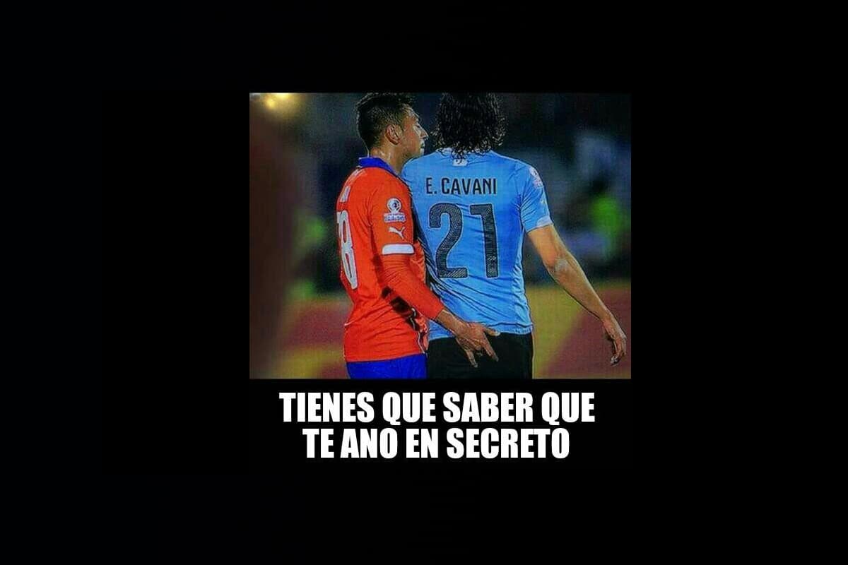 Mira los mejores memes del 'dedazo' de Gonzalo Jara a Edinson Cavani en el partido Chile-Uruguay en cuartos de final de la Copa América 2015 (Twitter).
