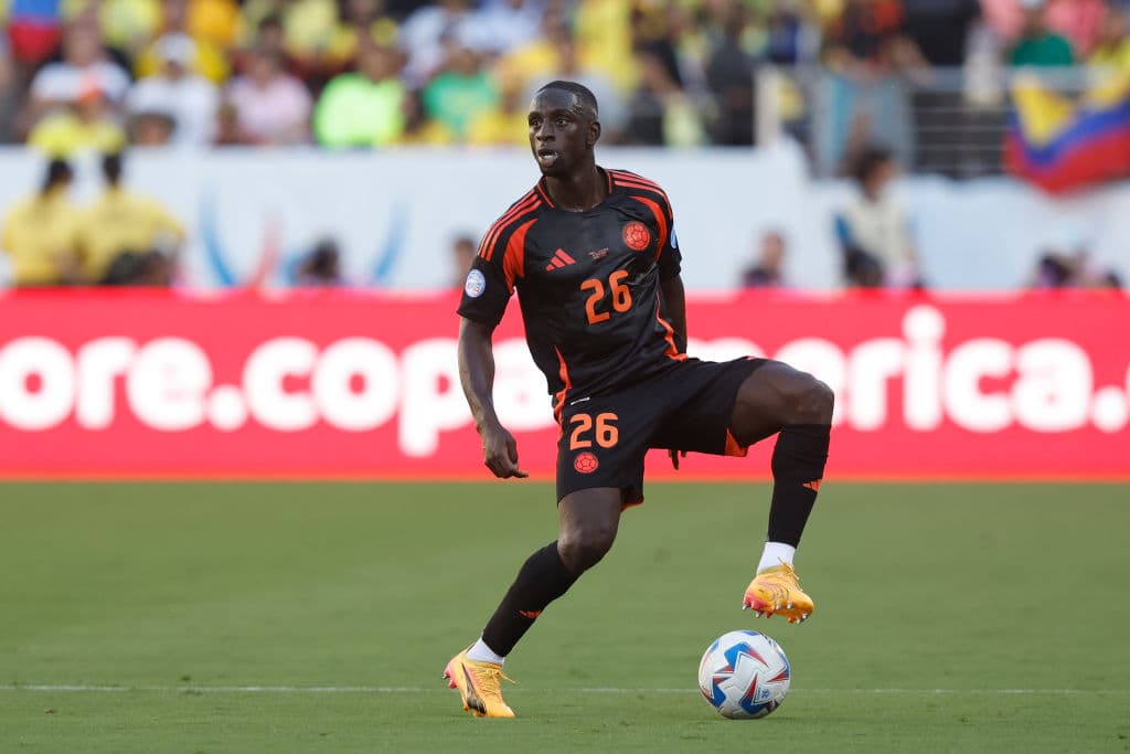 Déiver Machado, lateral del Lens de Francia, también será baja de Colombia por lesión ante México y Canadá.