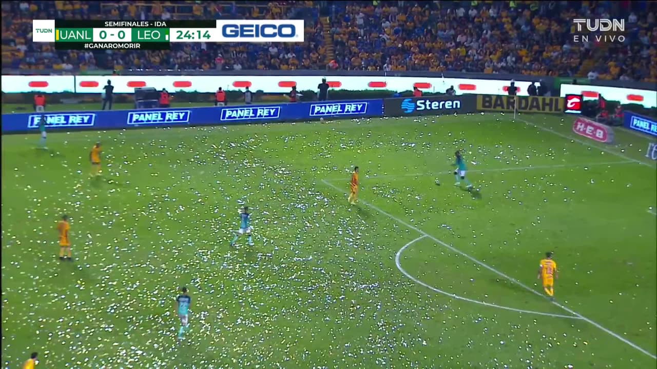 ¡TIRO ATAJADO! disparo por Santiago Ormeño.