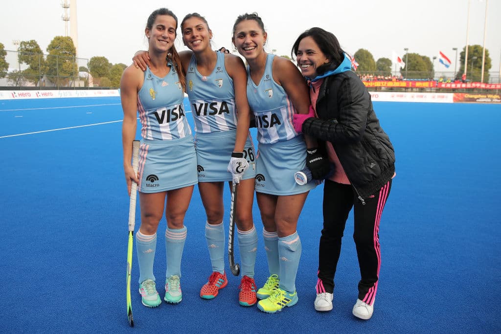 Las jugadoras argentinas festejando su triunfo ante Japón.