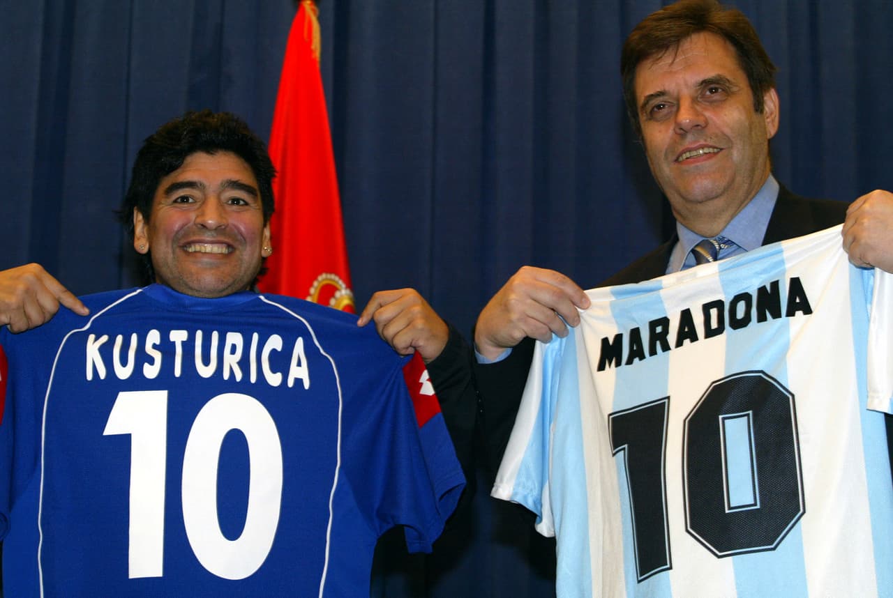En el año 2008 el director serbio Emir Kusturica lanza el documental sobre la vida del argentino.
