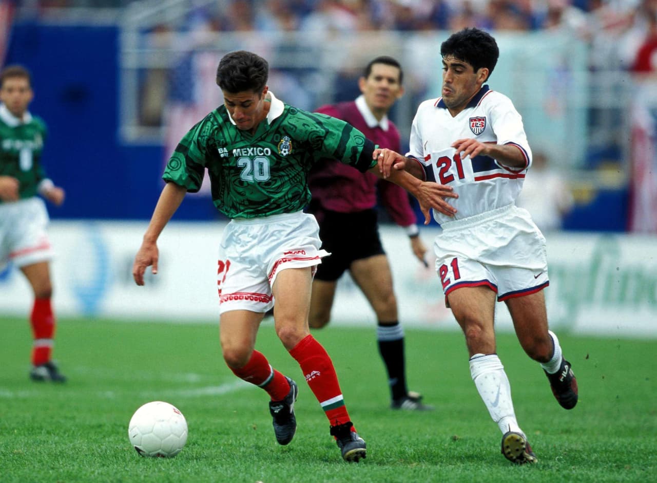Era el hexagonal final rumbo a Francia 1998, y Estados Unidos y México ya habían empatado a dos en Foxboro, Massachusetts.