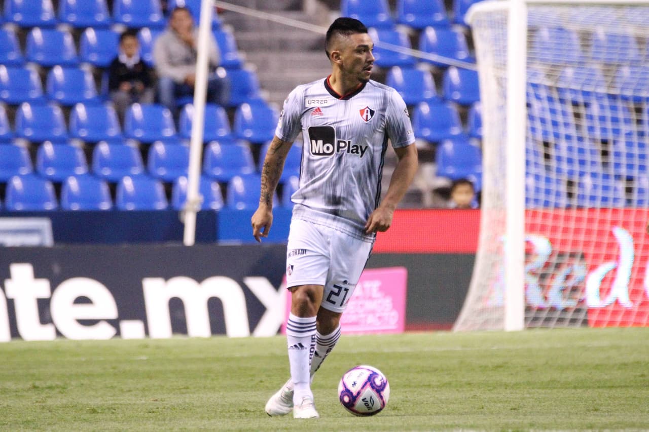 Con solitaria anotación de Facundo Barcelo, los Rojinegros derrotaron 0-1 a la Franja en el Estadio Cuauhtémoc.