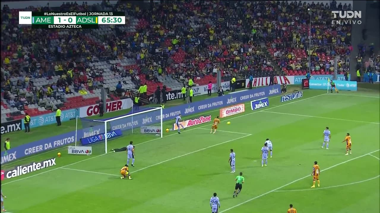 ¡TIRO ATAJADO! disparo por Franck Boli.