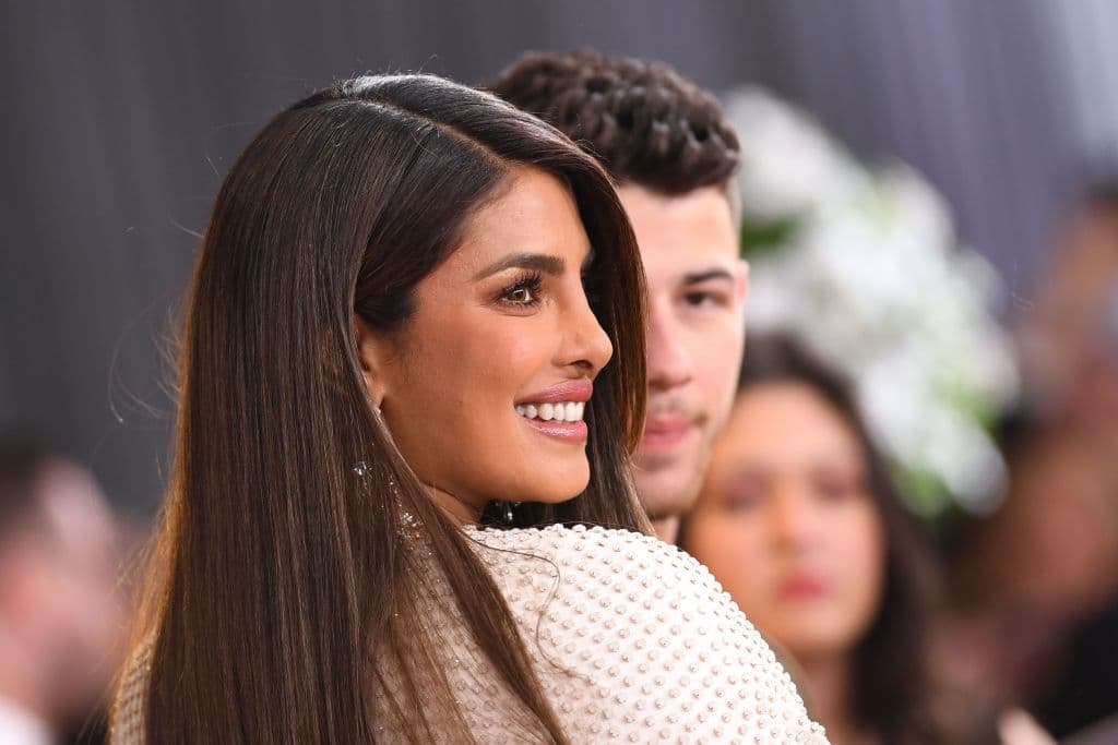 "Anhelo mi vida familiar. Anhelo poder hacer cosas por el alma que no hice porque solo estaba 'con las anteojeras' y trabajando", dijo Chopra.