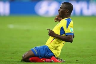 Enenr Valencia estuvo conectado en el juego y le dio el triunfo a Ecuador.