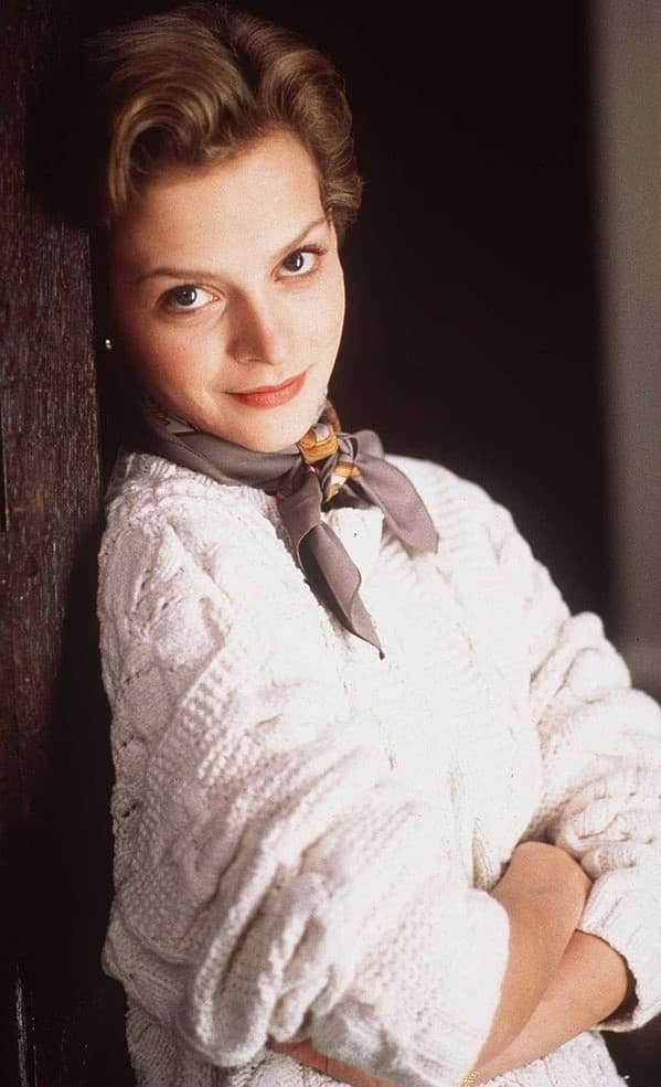 La película de 1996 CBS TV fue adaptada del libro de Anna Pasternak de 1994 del mismo nombre y protagonizada por Julie Cox como la princesa Diana y Christopher Bowen como Charles.