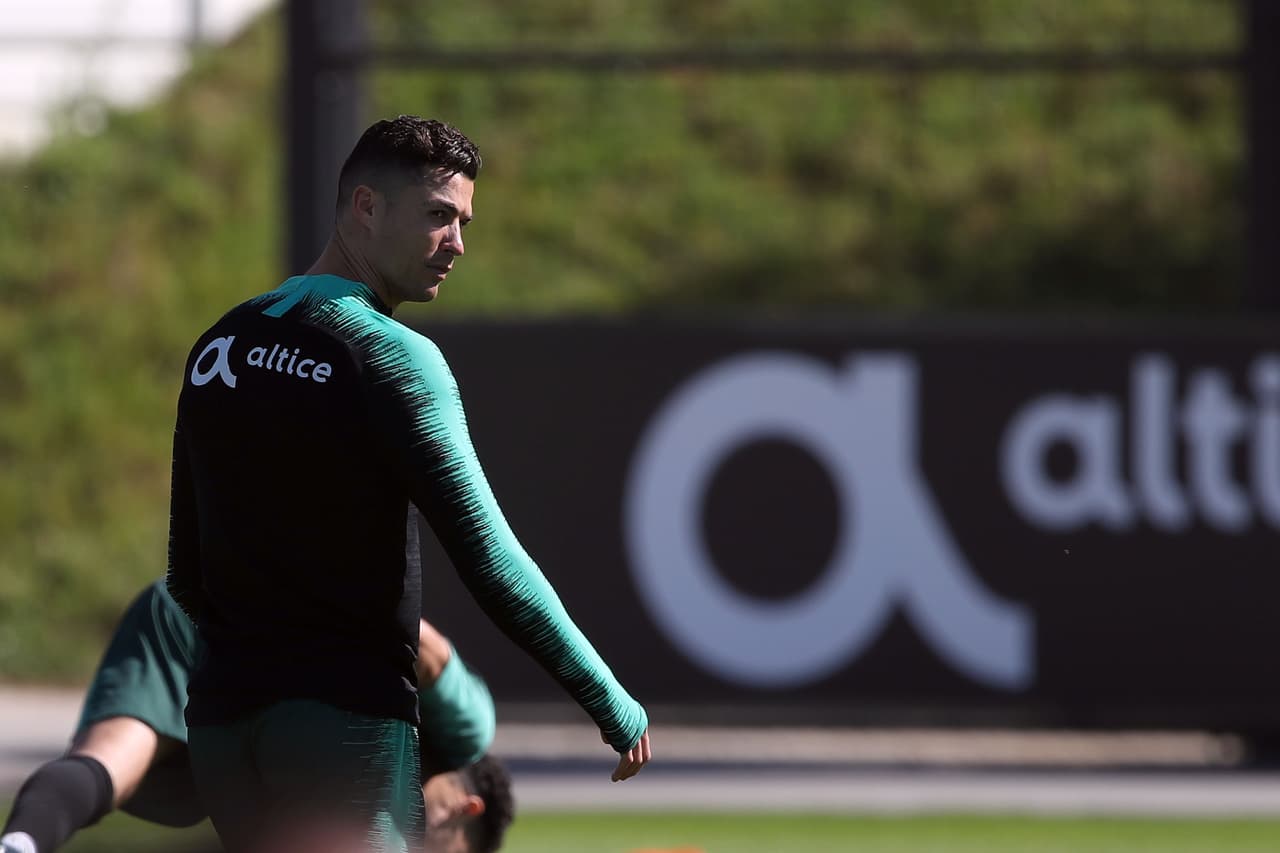 Cristiano Ronaldo vivió su reencuentro con Portugal tras Rusia 2018, en un entrenamiento ahora con miras a la Eurocopa, previo al primer duelo de eliminatorias contra Ucrania por el grupo B.