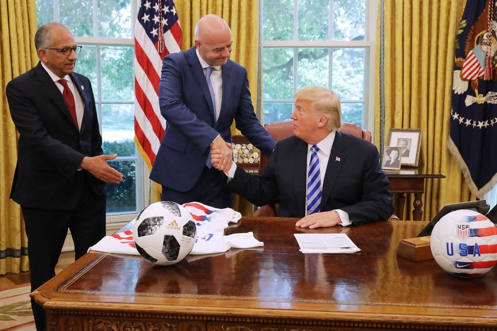 Estados Unidos ya fue sede de un Mundial en 1994, mientras que México recibió el evento en 1970 y 1986. No obstante, este nuevo reto tendrá más países participantes. Se dice que podrían ser 48.