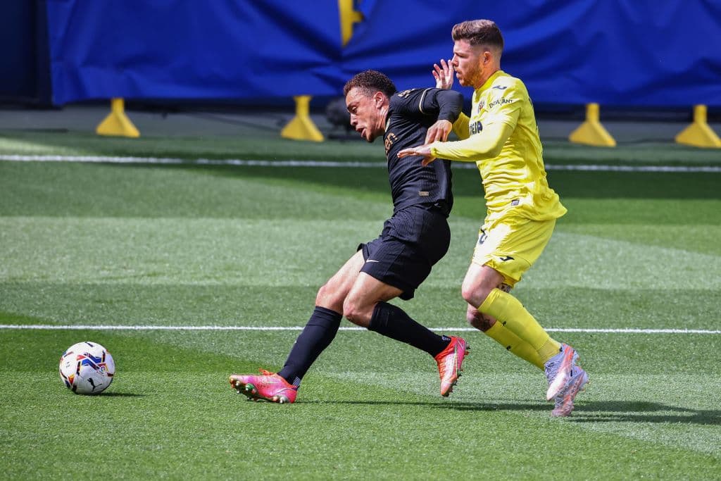Barcelona se impone al Villarreal con marcador de 2-1 en La Liga. Los culés, como visita, se llevaron la tarde gracias al doblete de Antoine Griezmann y son segundo lugar en la tabla. Villarreal se quedó con 10 hombres en la cancha.