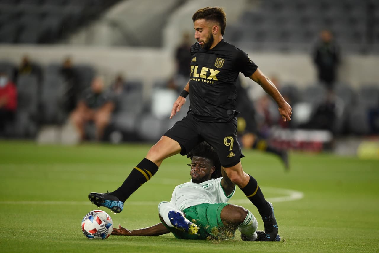 Diego Rossi reapareció en el Equipo de la Semana con un doblete ante Colorado Rapids.
<br>