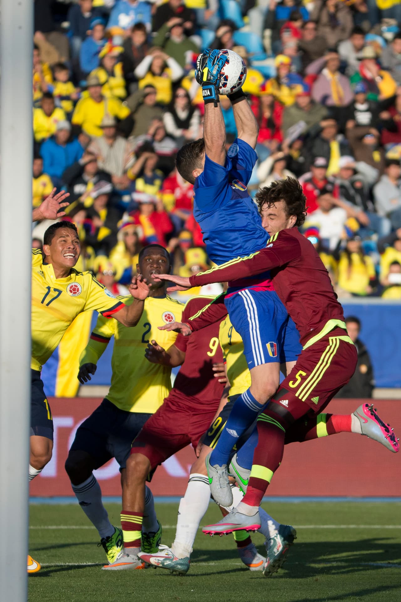 En el partido se vio mucha garra por parte de ambas selecciones.