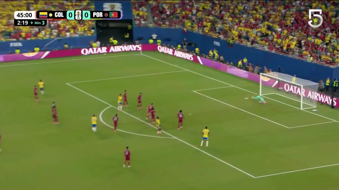 ¡Diogo Costa se agiganta otra vez! Portugal evita el gol de James